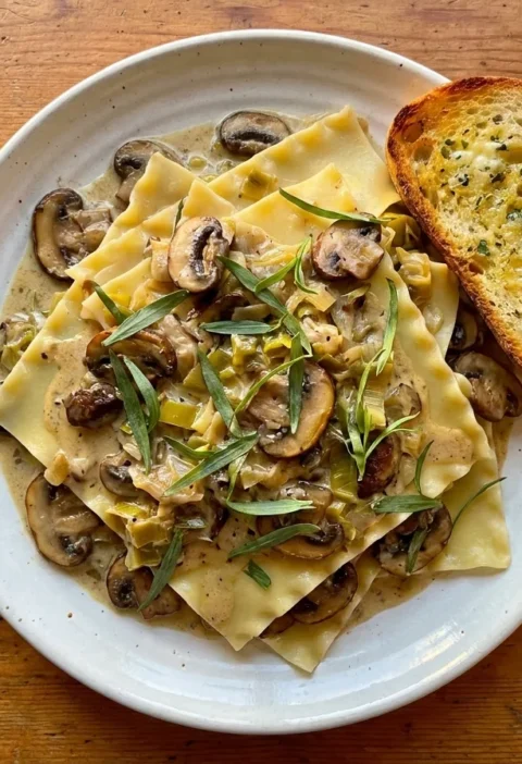 Gordon Ramsay mushroom leek and tarragon pasta with garlic bruschette